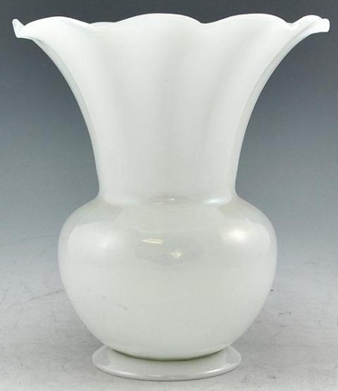 7565 - Ivrene Iridescent Vase