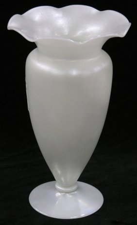 7570 - Ivrene Iridescent Vase