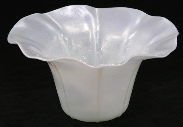 7575 - Ivrene Iridescent Vase