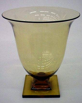 7581 - Amber Transparent Vase