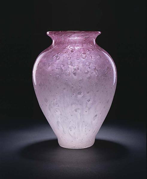 8413 - White Cluthra Cluthra Vase