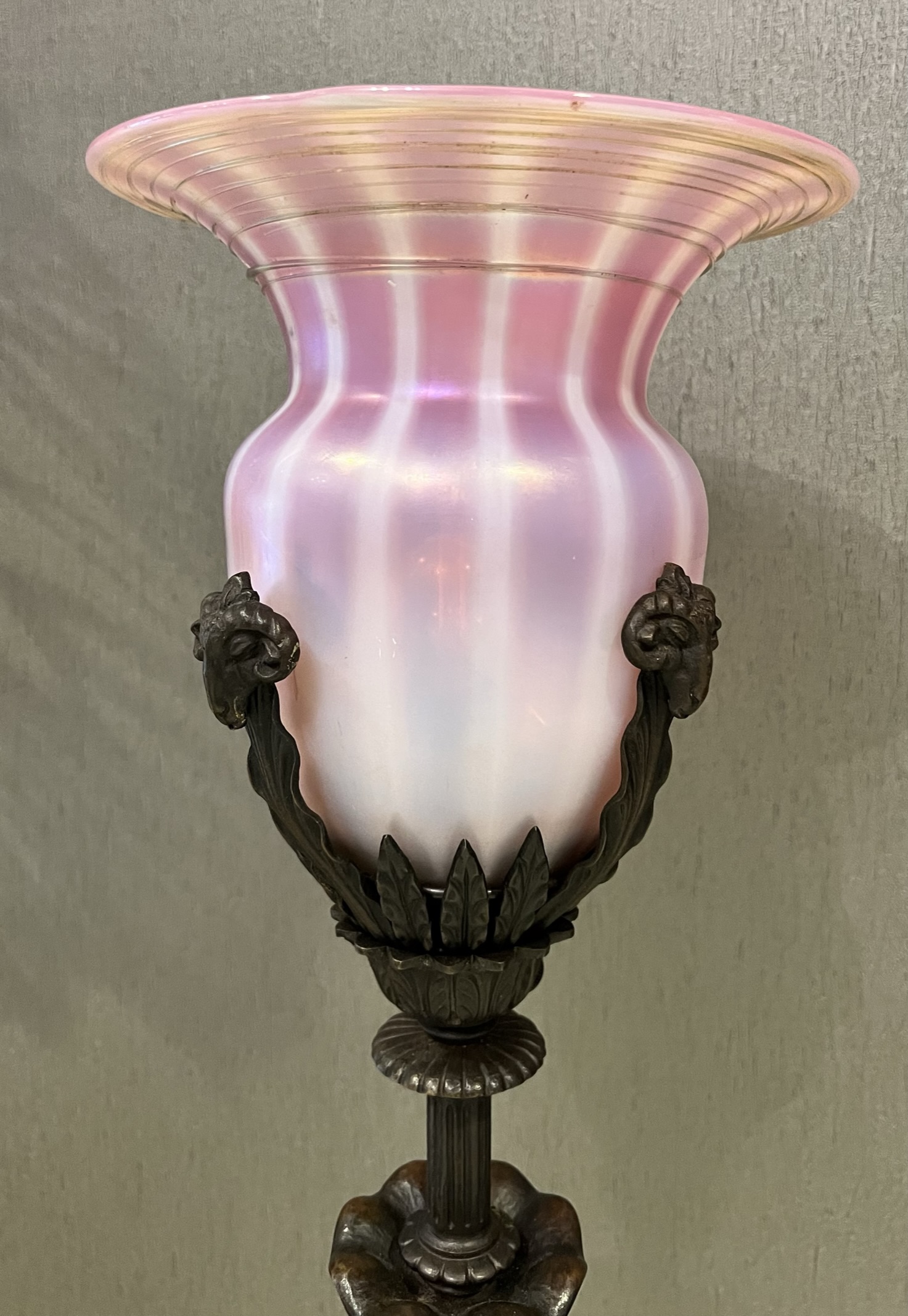 8417 - Oriental Poppy Iridescent Vase