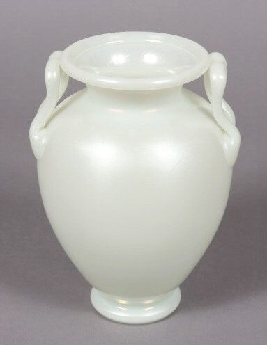 8508 - Ivrene Iridescent Vase