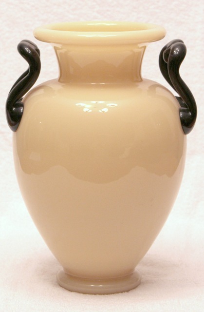 8508 - Ivory Translucent Vase