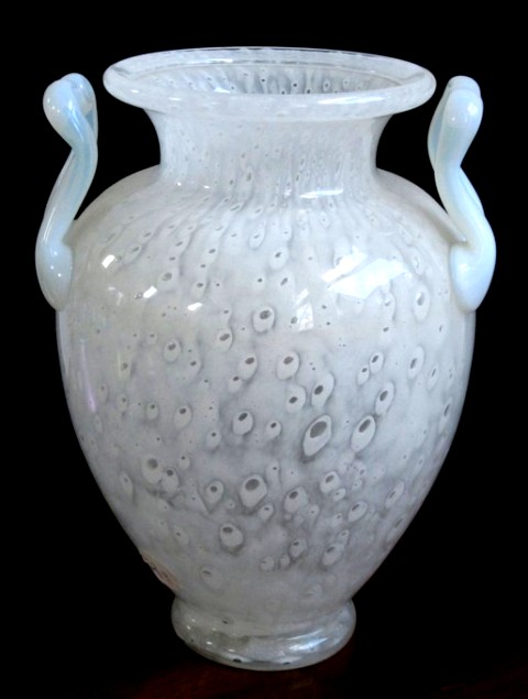 8508 - White Cluthra Cluthra Vase