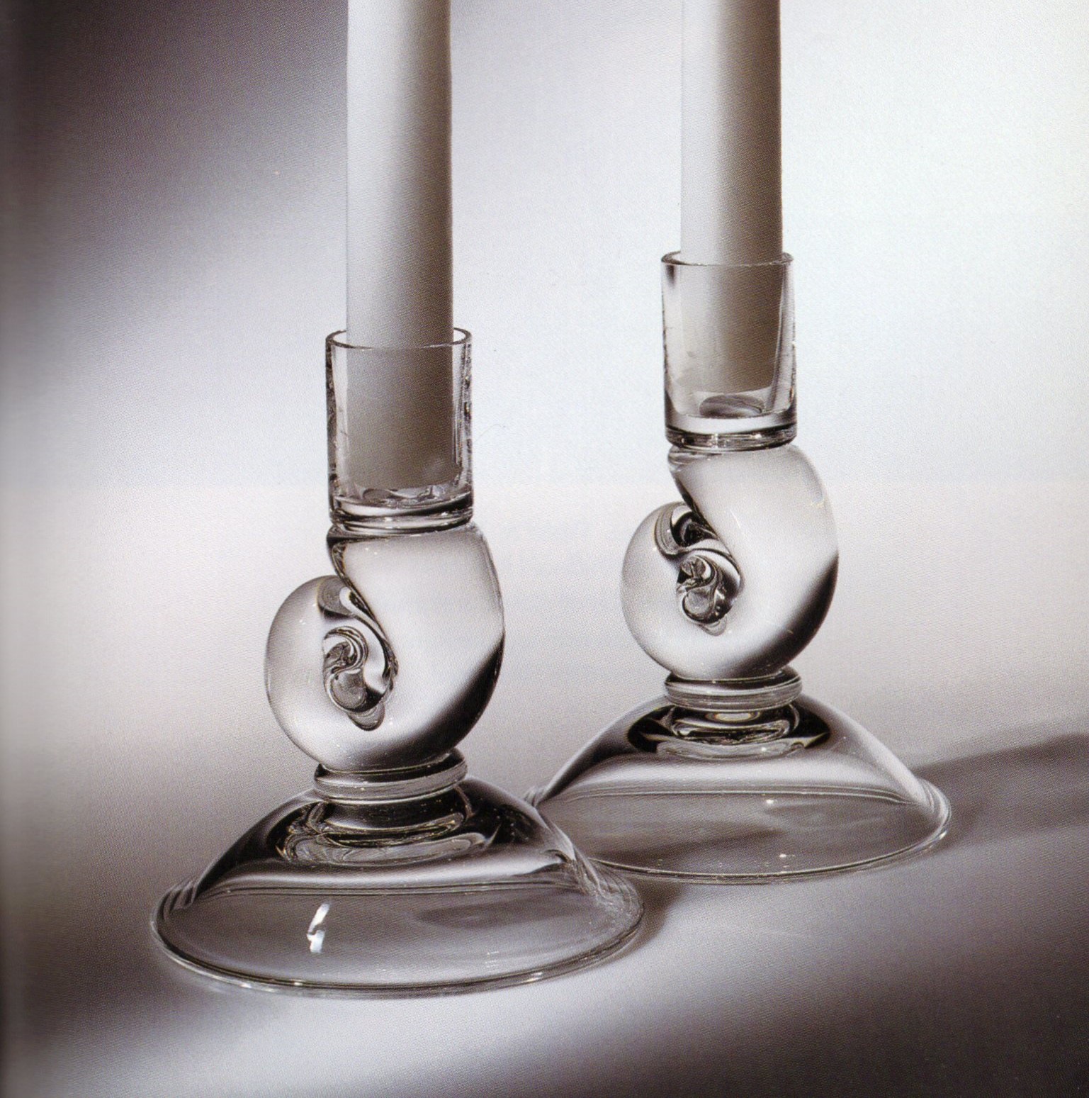 Scroll Candlesticks