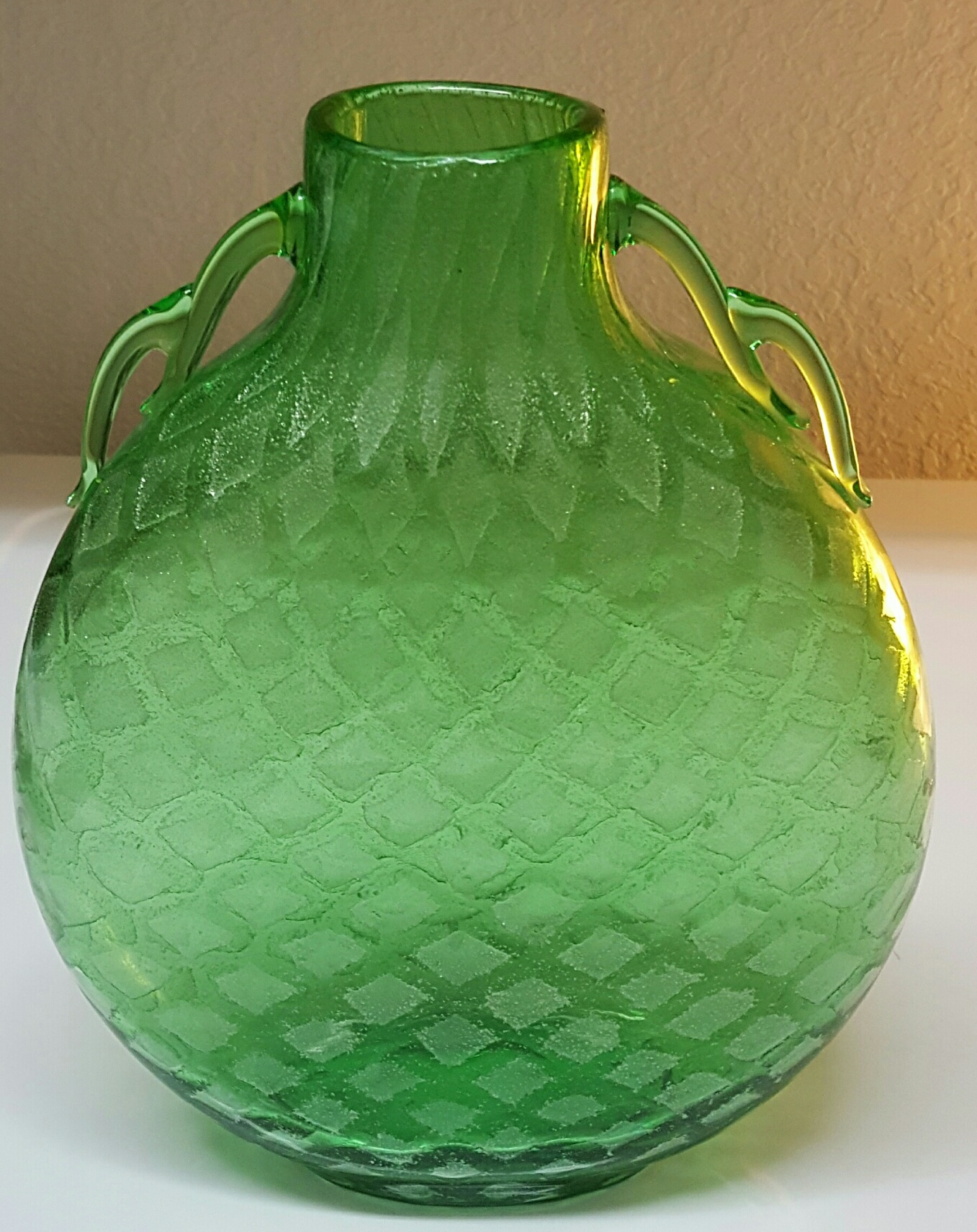 6898 - Pomona Green Silverina Vase