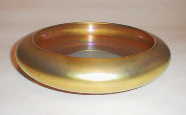 2586 - Gold Aurene Iridescent Bowl