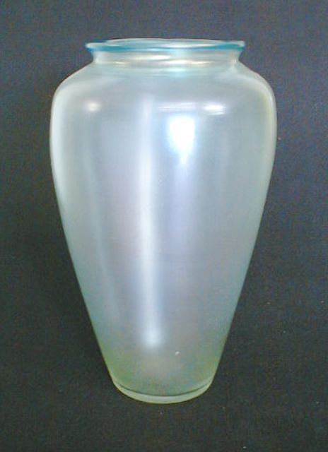 2682 - Cyprian Translucent Vase