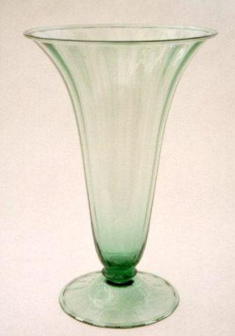 2909 - Pomona Green Transparent Vase