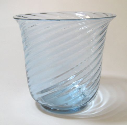 6030 - Wisteria Transparent Vase