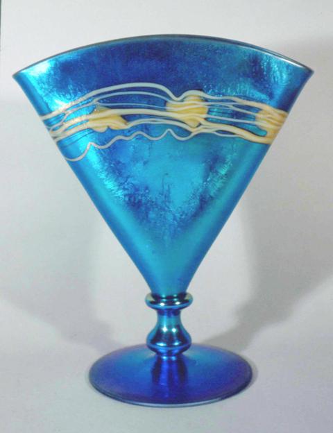 6297 - Blue Aurene Iridescent Vase