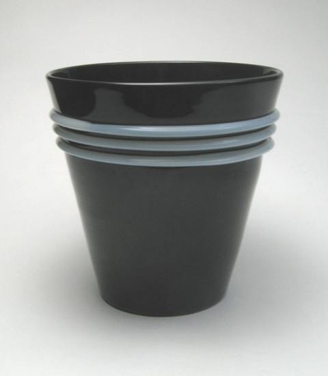 6676 - Mirror Black Translucent Flower Pot