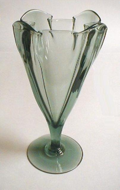 7090 - Sea Green Grotesque Vase