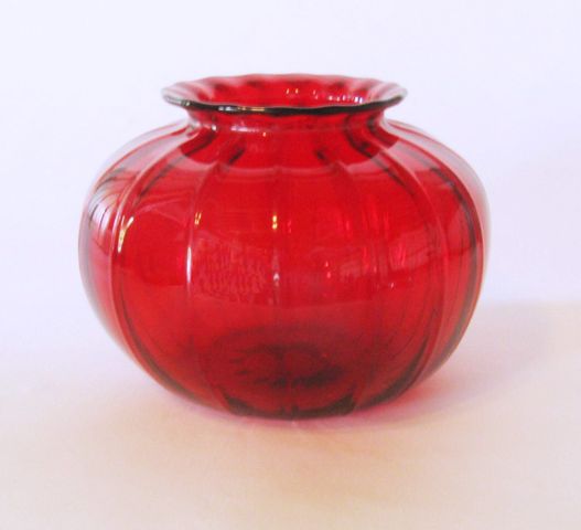 7429 - Selenium Red Transparent Vase