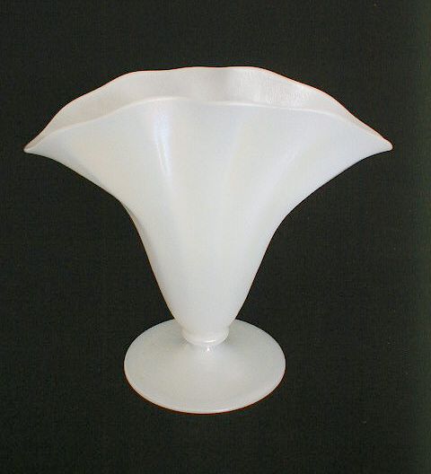7564 - Ivrene Iridescent Vase