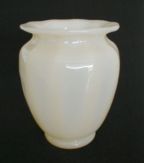 938 - Ivory Translucent Shade Vase