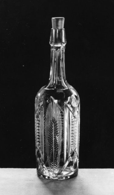 6255 - Unknown Engraved Decanter