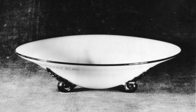 7461 - Unknown Translucent Bowl