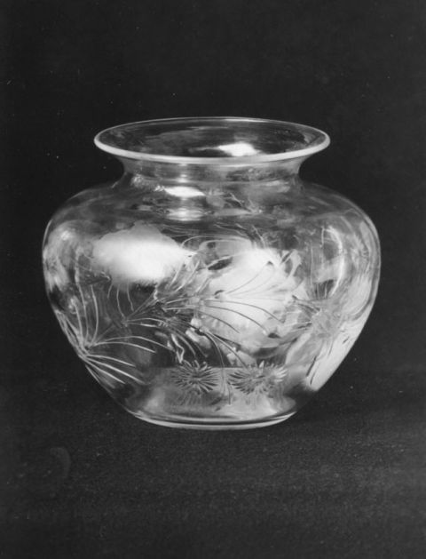 7375 - Unknown Engraved Vase