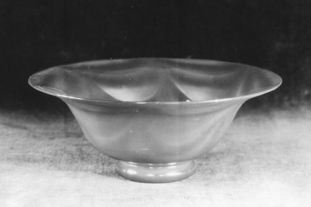 2851 - Unknown Translucent Bowl