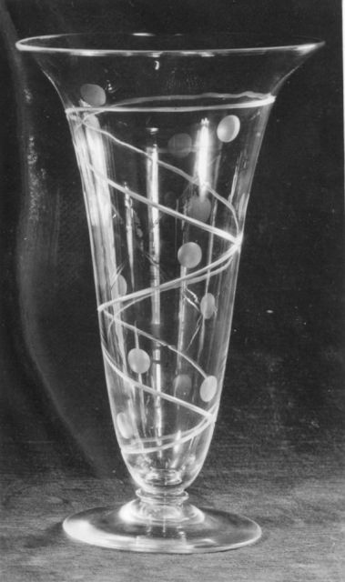 2909 - Unknown Engraved Vase
