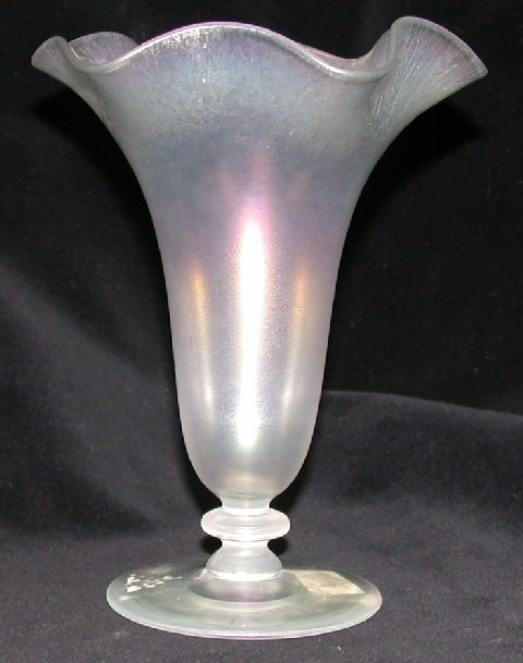288 - Verre de Soie Iridescent Vase