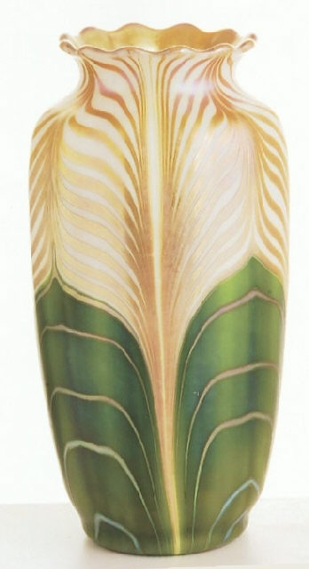 521 - Green Aurene Iridescent Vase