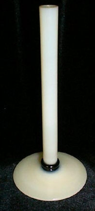 2556 - Ivory Translucent Vase