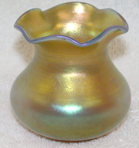 2640 - Gold Aurene Iridescent Vase