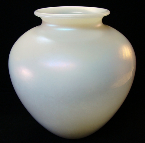2683 - Ivrene Iridescent Vase