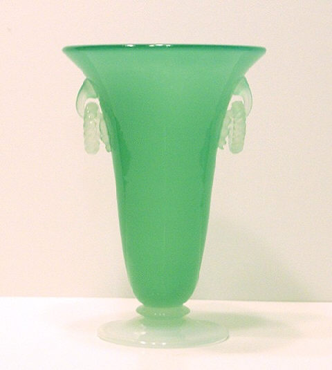 2909 - Green Jade Jade Vase