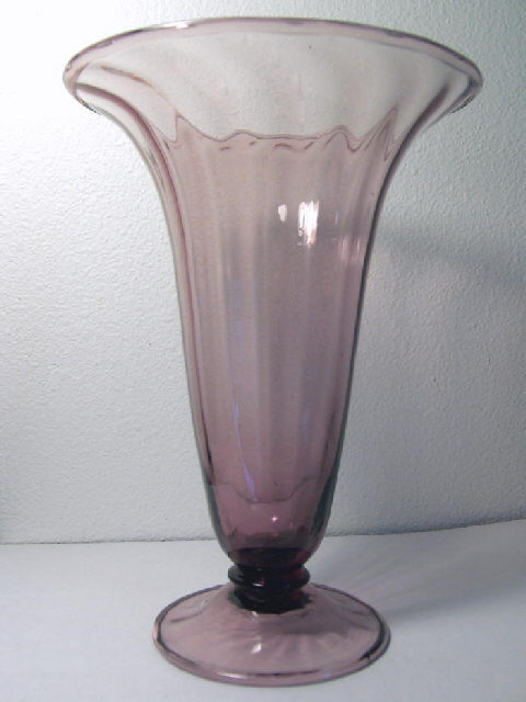 2909 - Light Amethyst Transparent Vase