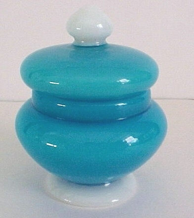 5074 - Light Blue Jade Jade Puff Box