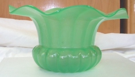 6634 - Green Jade Jade Vase